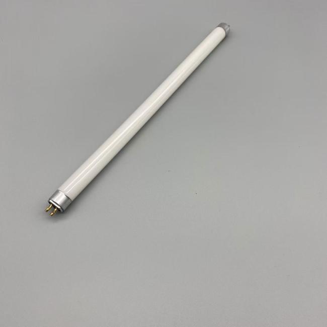 T5 HO UVB Reptile Light Tube - Close-up Detail