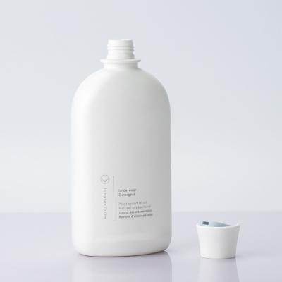中国 500ml White HDPE Lotion Bottle Perfect For Dispensing Lotions 販売のため
