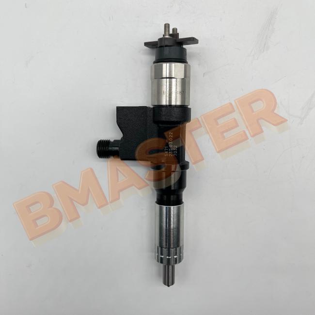 BMASTER Fuel Injector 095000-5471 side view displaying manufacturing quality and construction