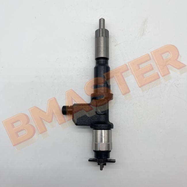 Caterpillar fuel injector 0950005511 side view displaying component details and connections