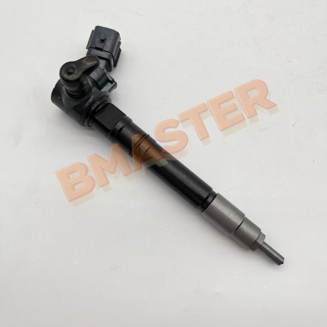 BMASTER Fuel Injector 23670-0E090 side view displaying high-quality components and assembly
