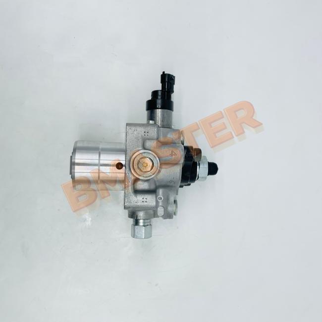 KUBOTA Fuel Injector Pump Head 0445020200 side view with detailed machining