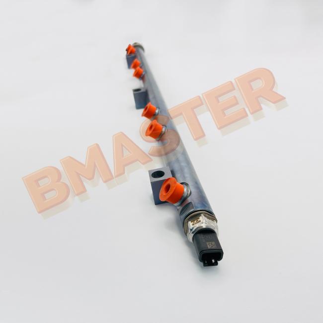 Durable Common Rail Pipe Fuel Rail 22578068 for D13 Engine - Side View
