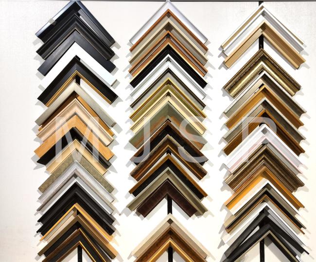 Floating frame color selection for canvas art