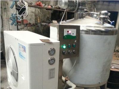 中国 縦のミルク冷却タンク500のLtrの6000Kilocalorie/H生乳の貯蔵タンク 販売のため
