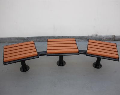 Китай Водонепроницаемые наружные пластиковые скамейки из переработанного пластика Мебель без спины изогнутая продается