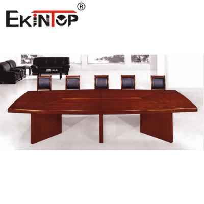 中国 Conference Long Table Solid Wood Baking Varnish Table And Chair Combination Training Table 販売のため