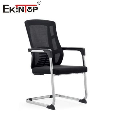 China Comfortable Mesh Back Office Chair With Padded Seat And Armrests à venda