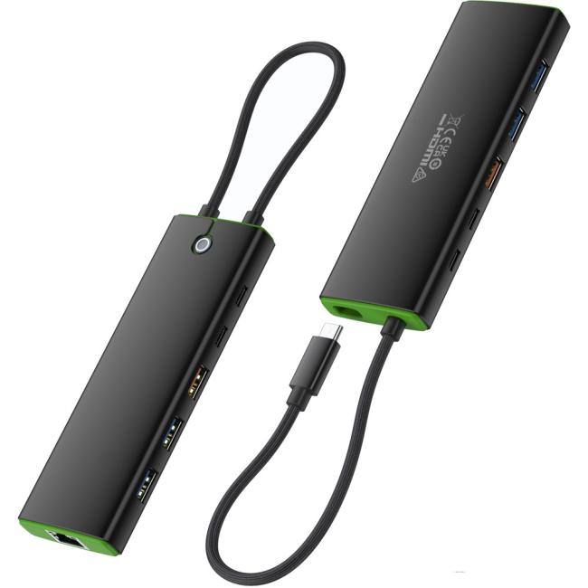 USB-C Multiport HUB in use with multiple displays