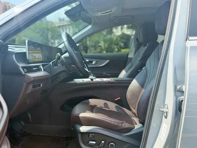 Chery Tiggo 8 Pro PHEV interior seating and space