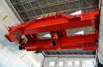 中国 5-40mのスパンの二重ガードの天井クレーン20トン橋クレーン 販売のため