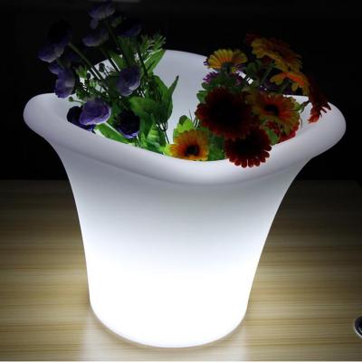 China Rechargeable plastic led ice buckets waterproof wireless portable outdoor for Party for sale
