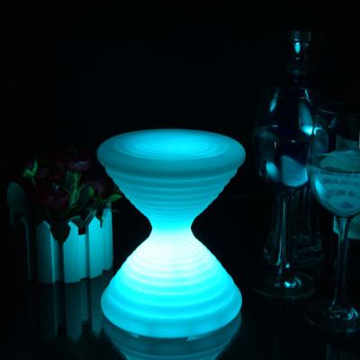Chine Design de sablier piscine lumières lumineuses PE Matériau plastique 3500K chaud blanc CCT à vendre