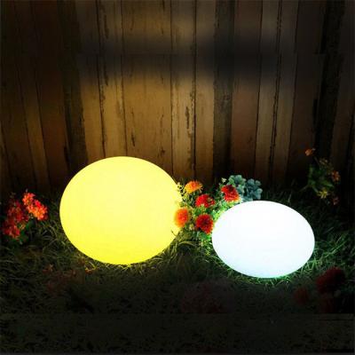China IP65 Waterproof Solar Ball Lamp , LED Color Changing Glow Balls For Garden for sale