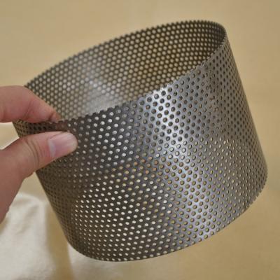 China Customize Stainless Steel 304 Perforated Metal Tube Cylinder For Oil Field Pipeline Filter for sale