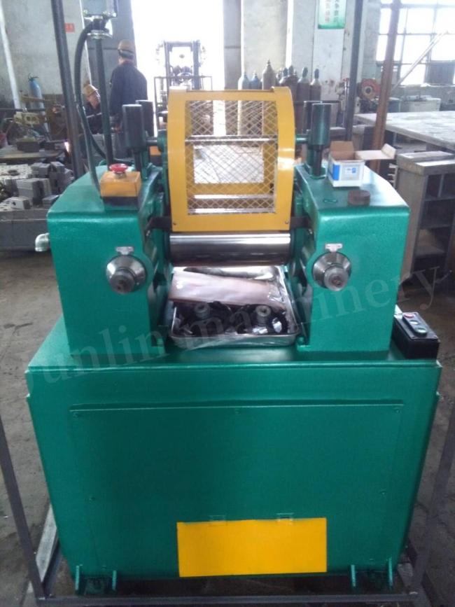 XK-160 Open Mixing Mill side view