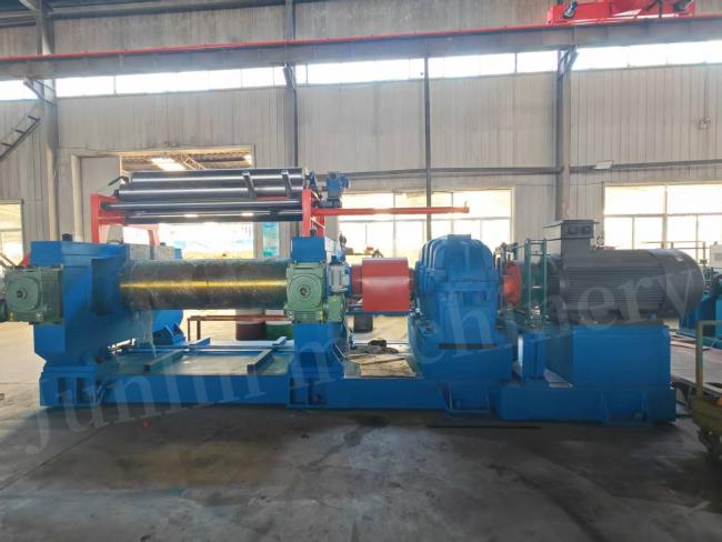 XK-610 Open Rubber Mixing Mill operational view