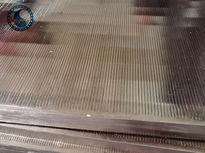 中国 平たい箱によって溶接される乾燥装置のステンレス鋼のくさびワイヤー火格子2x1.2m 販売のため