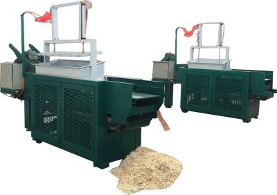 China Automatic wood shaving machine for animal bedding / Hydraulic Vertical Metering Baler for sale for sale
