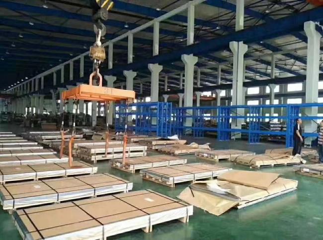 AISI 304L Hot Rolled Stainless Steel Plate Mirror And Matte 3
