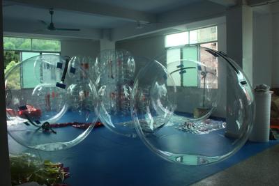 Chine Boules de marche de l'eau gonflable de ballon du professionnel 1.8m pour des enfants jouant le centre à vendre