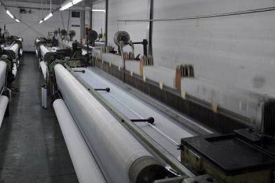 China Hohe Durchsatz-Polyester-Schirm-Maschen-Breite 136CM für Mehl-Müllerei zu verkaufen