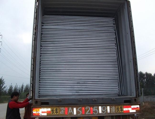 Loading of temporary fence