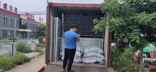 curved mesh fence loading
