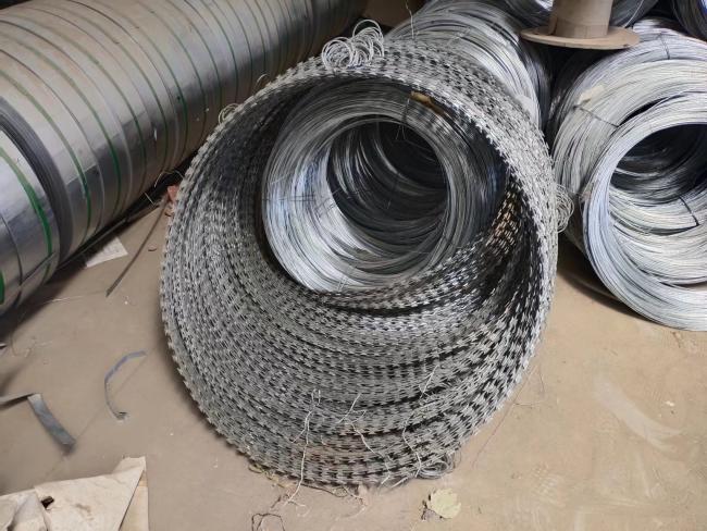 concertina razor wire