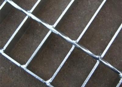 China Galvanisiertes Stahlgitter schweißte Metallgitterplatte der Stahlstangen-25x3 800x1000 für Plattform-Gehweg zu verkaufen