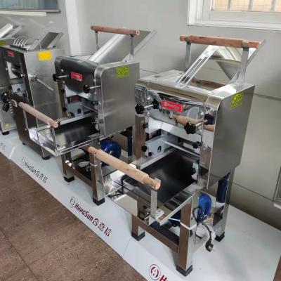 China amasadora comercial del rodillo del cortador de la pasta de la máquina de la fabricación de los tallarines de la cantina en venta