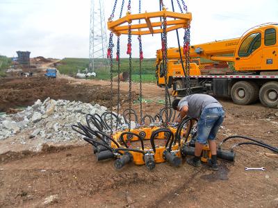 China Concrete Pile Foundation Equipment  , 600kn Rod Pressure Hydraulic Concrete Cutting Machine for sale