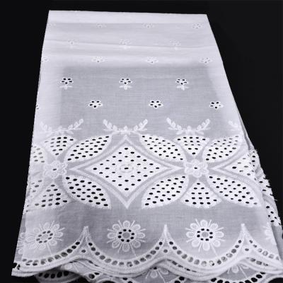 Chine Tissu de dentelle de coton brodé 5 mètres 3D Fleur de papillon Tissu de dentelle de corde de guipure à vendre