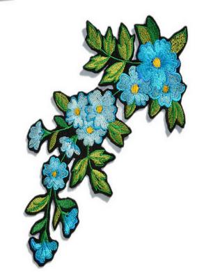China Ferro em remendos bordados flor do Applique para a decoração da roupa do vintage à venda
