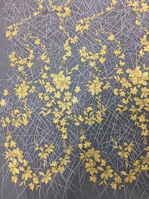Chine Tissu brodé nuptiale de Tulle/tissu dentelle de maille avec le polyester 100% coloré de fleurs à vendre