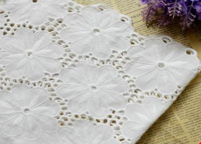 Chine Tissu 100%, tissu suisse de dentelle de coton de voile de dentelle de guipure de broderie pour Madame Dress à vendre