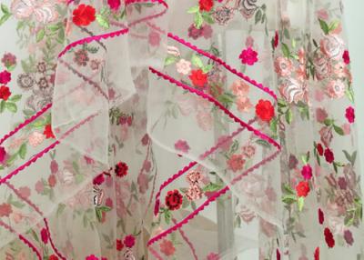 Chine Tissu brodé lourd floral de dentelle, tissu de maille de polyester avec la broderie multi de couleur à vendre