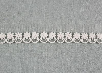 China Delicado bordado floral francês das guarnições do laço da malha do algodão que entrega para vestidos da criança à venda