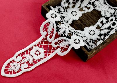 China Applique floral livre do colar do laço do produto químico longo retro para o pano nacional do traje à venda