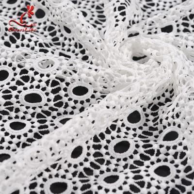China Tela bordada 100% del estilo del guipur del cordón del poliéster de la seda soluble en agua africana de la leche en venta