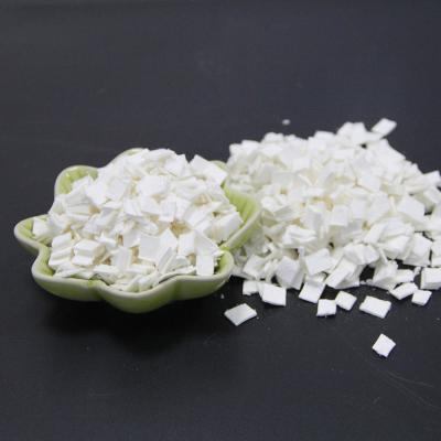China Wood Pulp flake Wood Cellulose fiber for improving the compactness of concrete for sale