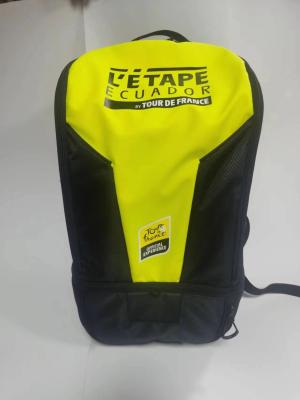 Chine Sac à dos de recyclage imperméable jaune, sac à dos de casque de motocyclette avec séparation sèche/humide à vendre