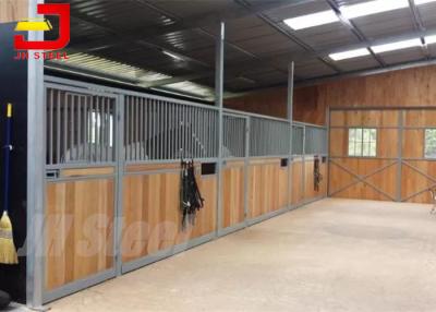 中国 乗馬の納屋のための引き戸が付いているQ235低炭素の鋼線の馬の安定した仕切り 販売のため