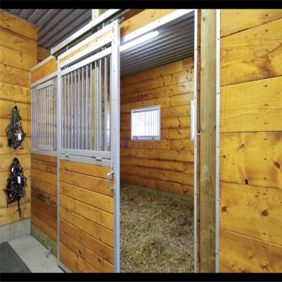 China Modular Horse Stall Kit Side Vented Horse Stable Box With Longlife Sliding Door for sale