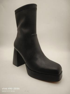 China Pull On Closure Women Shoe Boots With Rubber Outsole à venda
