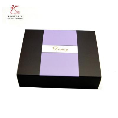 China Black Fashionable 350gsm Chocolate Packaging Paper Box With Sleeve for sale