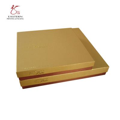 China Luxury Made Gold 220mm Length 180mm Width Paper Chocolate Box With Lid for sale