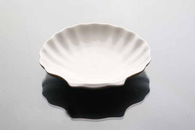 p87 Hot sale elegant shell shaped white porcelain snack plate ceramic dinner plate for wedding hotel and restaurant