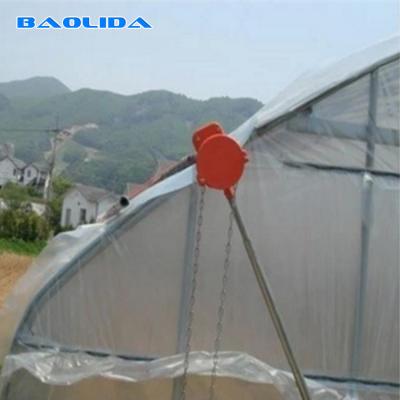China A planta tropical plástica do túnel redondo da estufa da ventilação do telhado cresce à venda