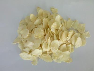 China Luz - dentes de alho secados amarelo nenhuns materiais frescos puros do alho dos aditivos 100% à venda